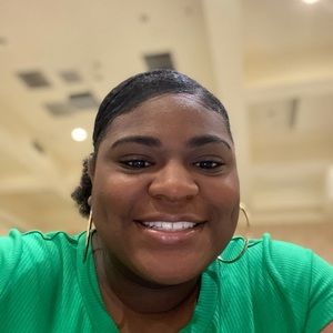 Meet your Posher, Destinee